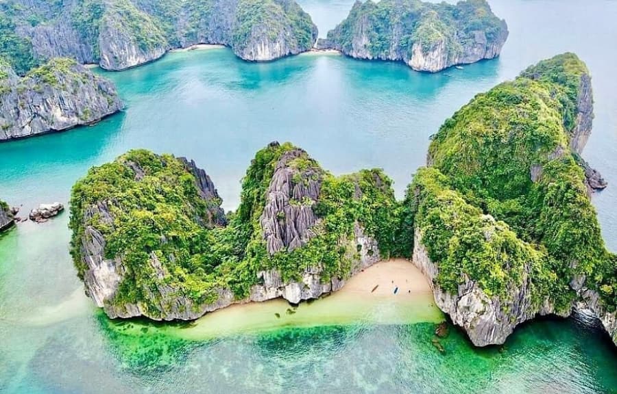 Ha Long Bay – Premium 5-Star Hercules Cruise Tour