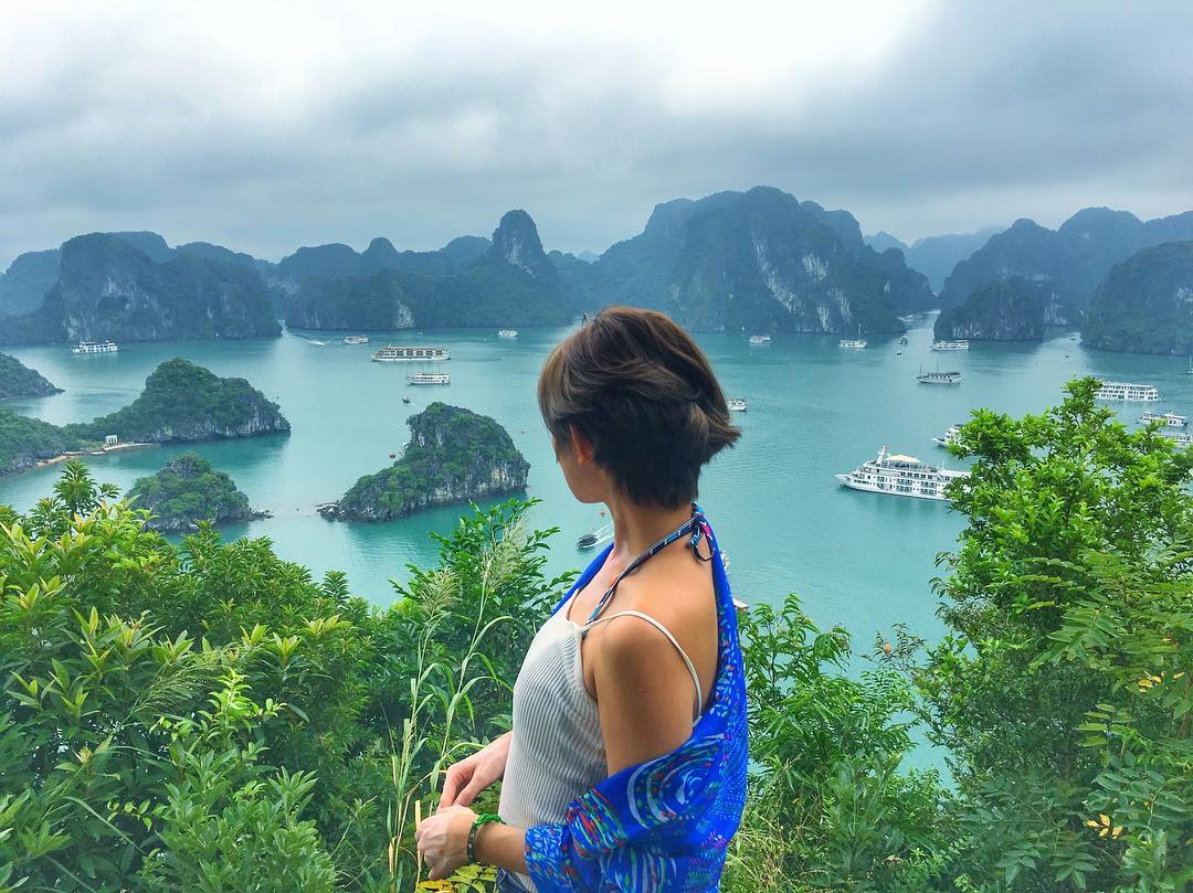 Ha Long Bay 1-Day Tour (With Kayak)
